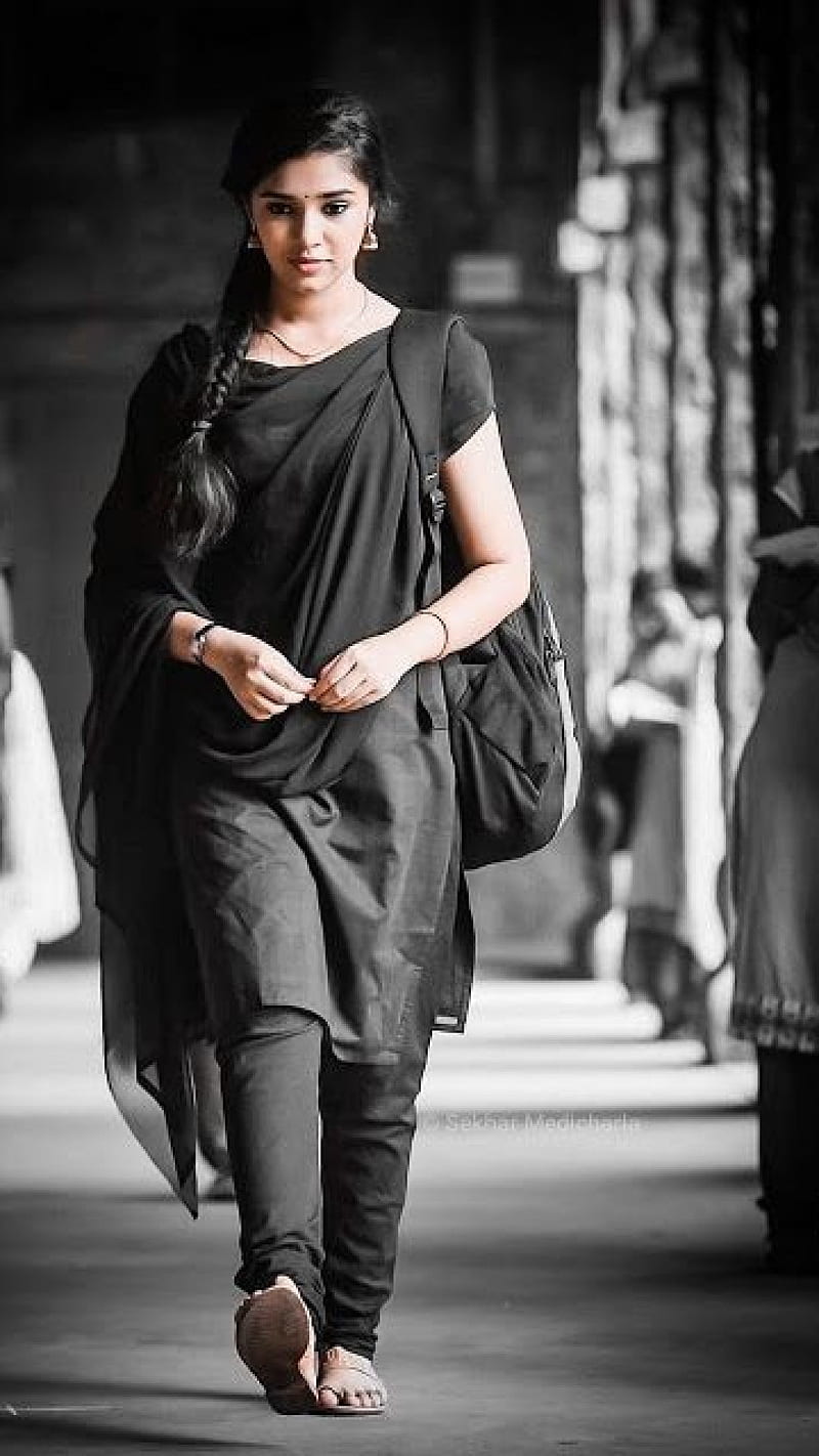 Beauty 138, black dress, krithi shetty, HD phone wallpaper