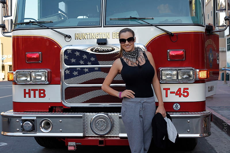 Jordan Carver, sunglasses, firetruck, model, sexy, HD wallpaper