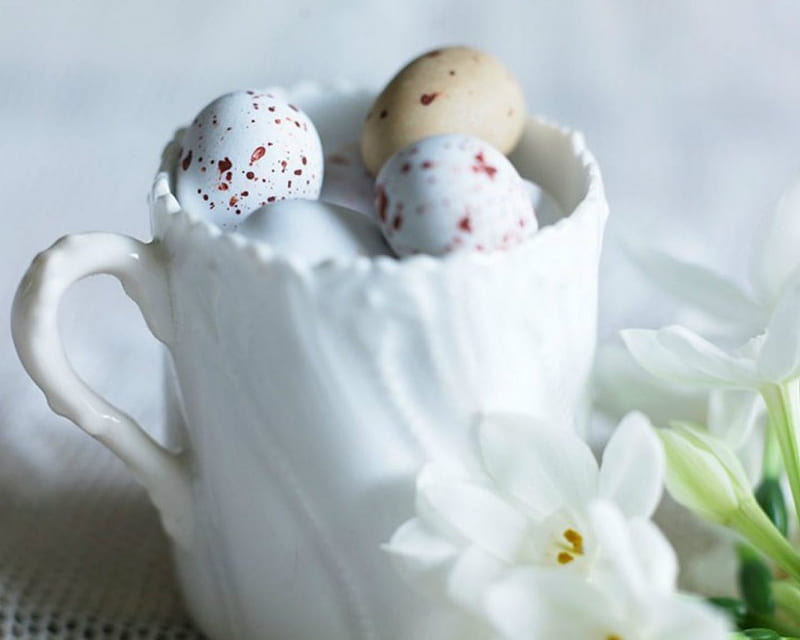 Easter Eggs in a Cup, eggs, cup, Easter, flowers, HD wallpaper