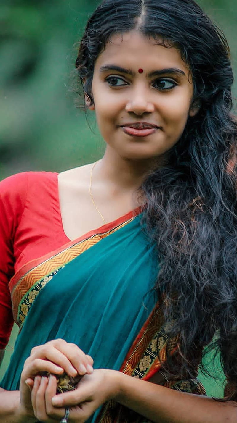 Amrutha Santosh , mallu model, saree lover, HD phone wallpaper