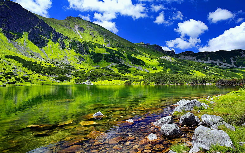 Green mountain lake, hills, clear, bonito, sky, lake, mountain, tranquil, water, green, serenity, crystal, reflection, landscape, HD wallpaper