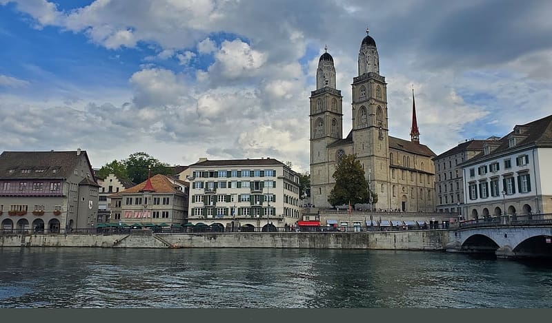 Grossmunster Evangelical Church, Zurich, CH, buildings, old town, limatt river, Famous twin towers, HD wallpaper