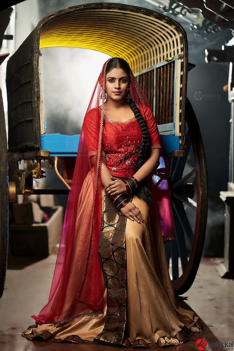 Amit Aggarwal | Designer Sarees, Gowns, Lehengas for Women