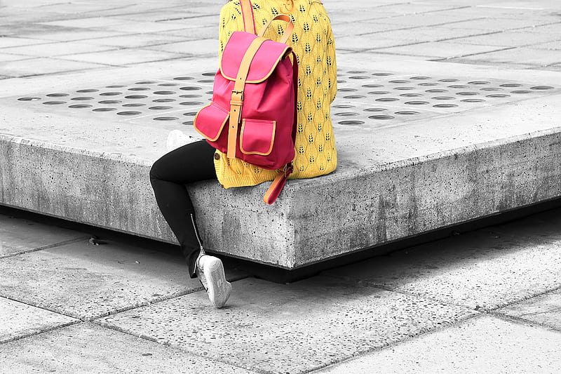 woman carrying pink backpack sitting on the edge concrete bracket, HD wallpaper