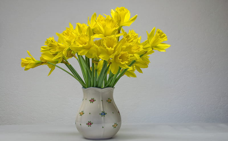Easter Daffodils in a Vase, Spring Ultra, Seasons, Spring, Flowers, Easter, Daffodils, Lovely, Vase, HD wallpaper