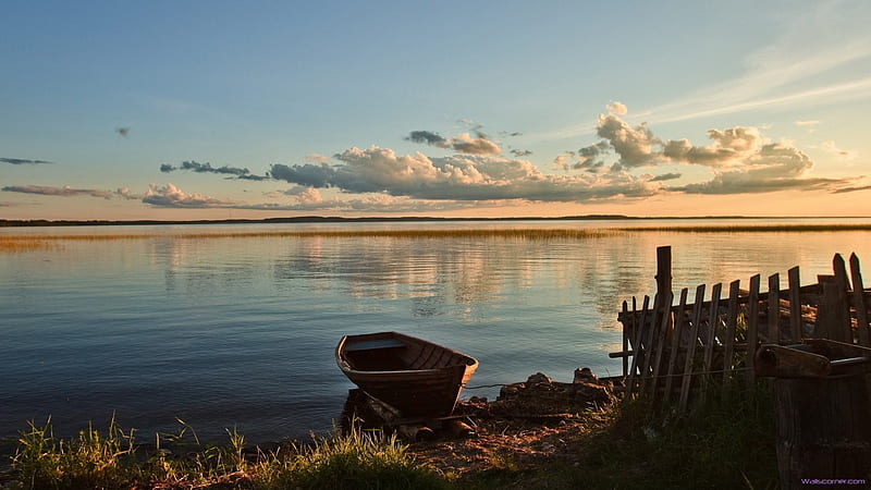 rowboat on the bay in the morning, fence, boat, morning, clouds, bay, HD wallpaper