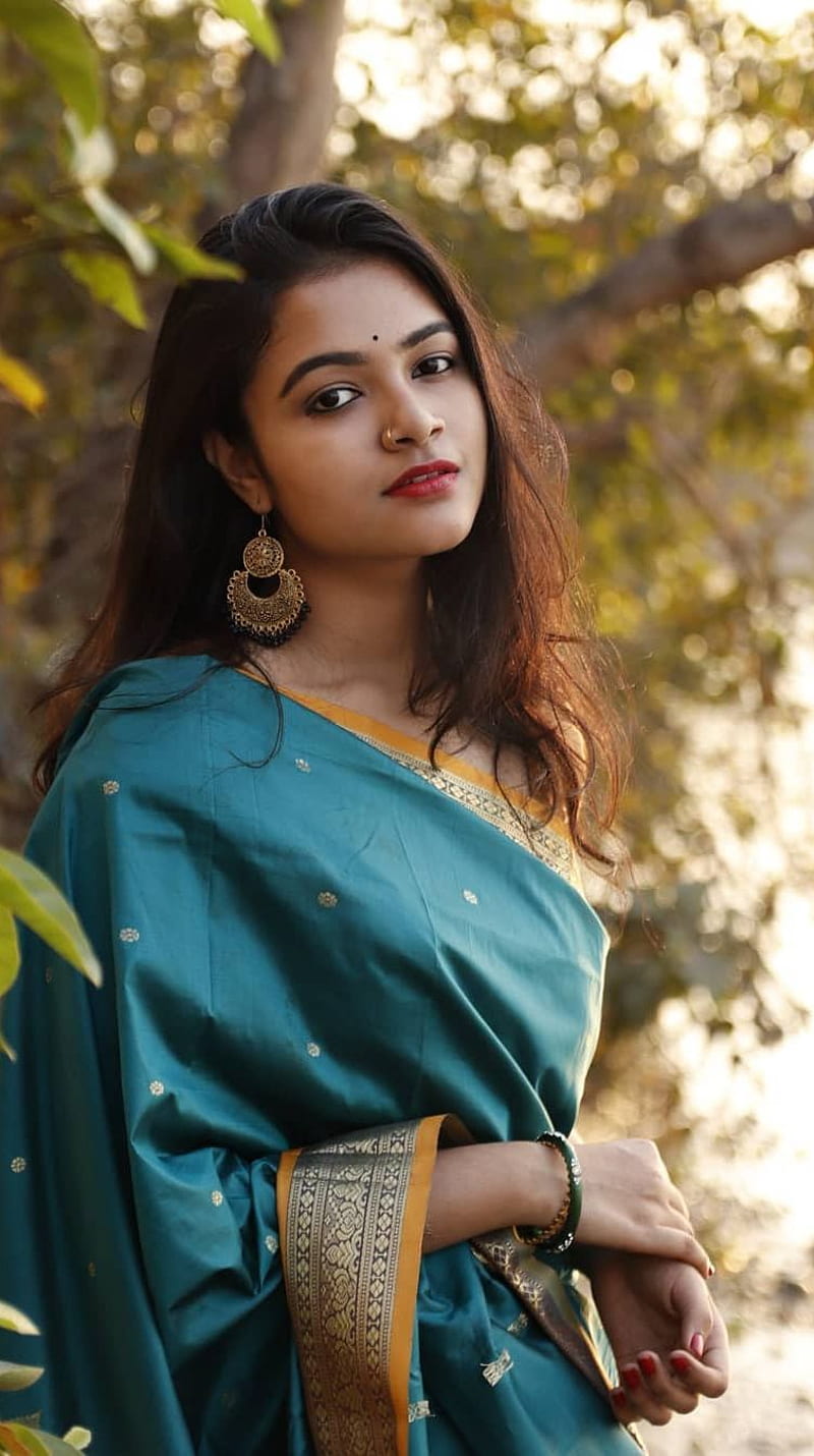 Alkaria Hashmi , saree lover, model, HD phone wallpaper