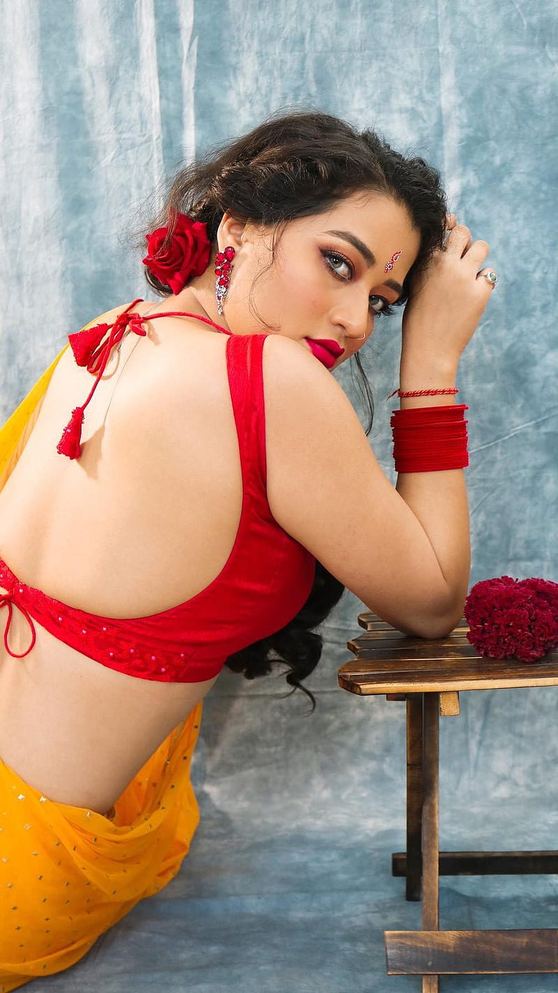 Shwetha sharma , saree seductive, model, HD phone wallpaper