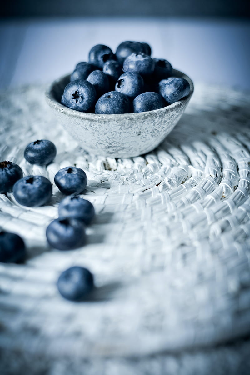 blueberries, berries, fruits, plate, HD phone wallpaper
