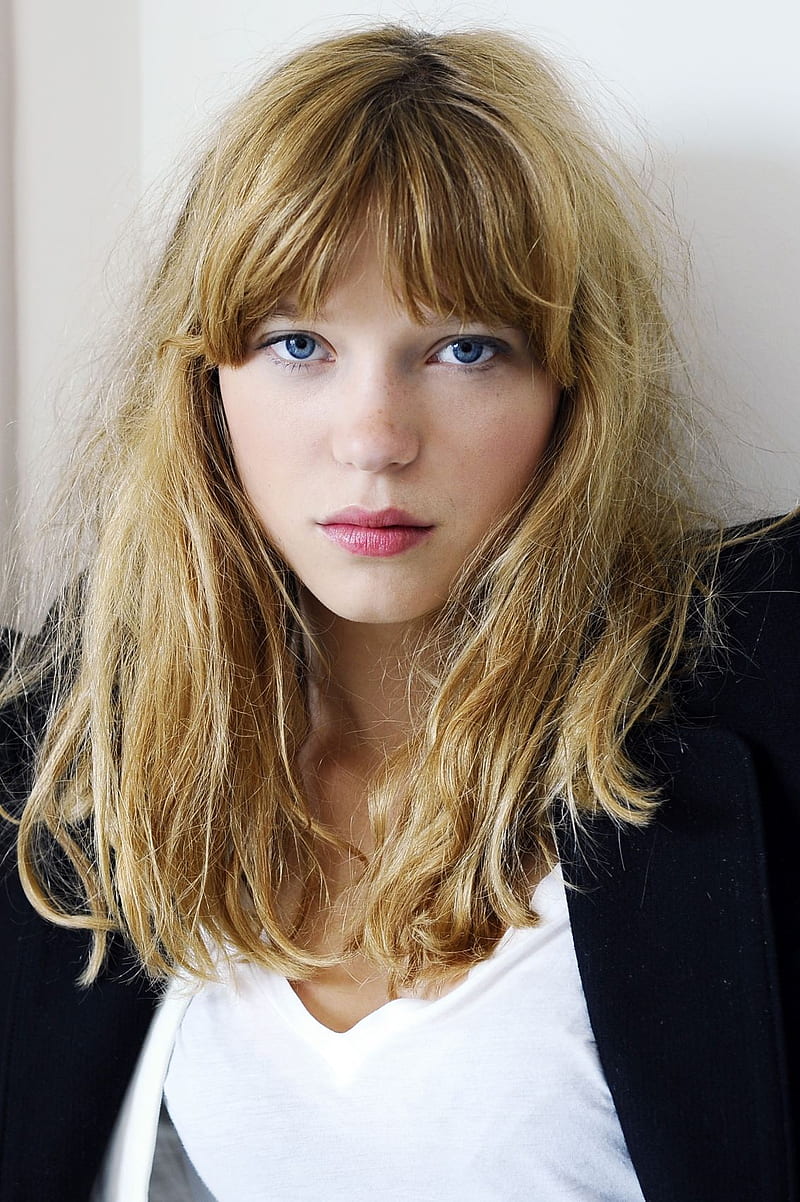 tears, women, face, Léa Seydoux, blue eyes, women indoors, actress, looking  at viewer, blonde, portrait, red lipstick, crying