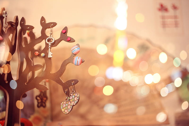 Special Decorations, rings, christmas tree, special, earrings, pendant, decorations, key, light, HD wallpaper