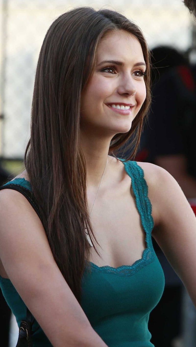 Elena Gilbert, Wiki Vampire Diaries