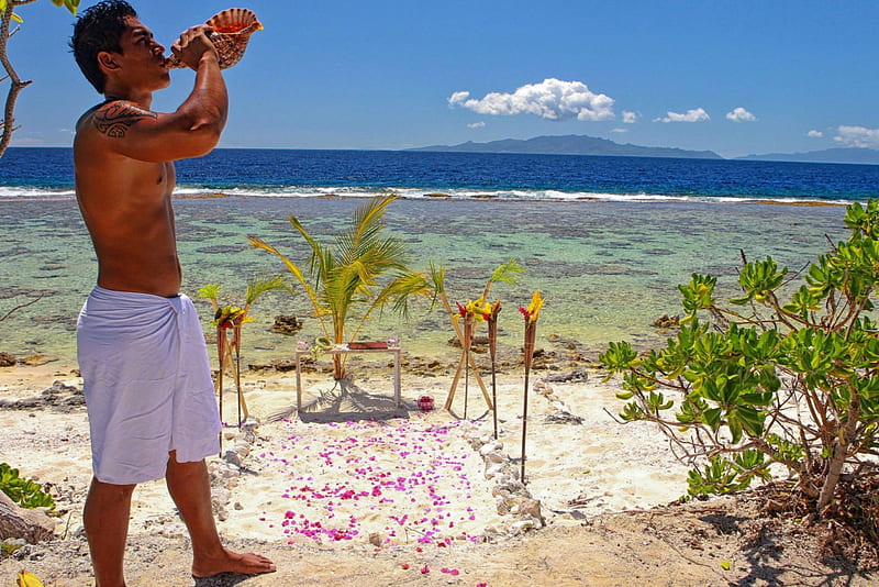 Beautiful Beach Polynesian Man with Conch, polynesia, reef, sea, beach, lagoon, sand, Bora Bora, polynesian, blue, exotic, islands, blow, ocean, pacific, man, conch, coral, south, paradise, shell, island, tahiti, tropical, HD wallpaper