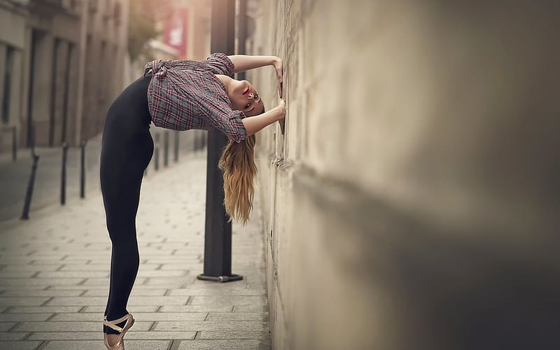 urban landscape, ballerina, pose, HD wallpaper