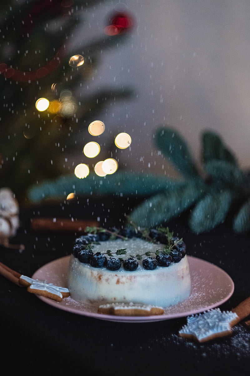 cake with blackberries on plate, HD phone wallpaper