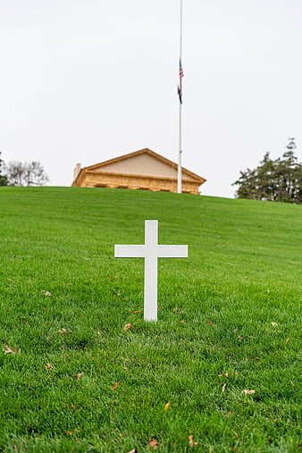 White Cross on Green Grass Field, HD mobile wallpaper | Peakpx