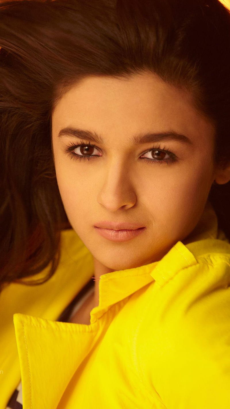 Stunning Diva Alia Bhatt , yellow, bollywood, indian actress, bonito, cute, alia bhatt, HD phone wallpaper