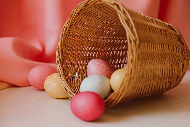 Colored Eggs In A Basket, HD wallpaper