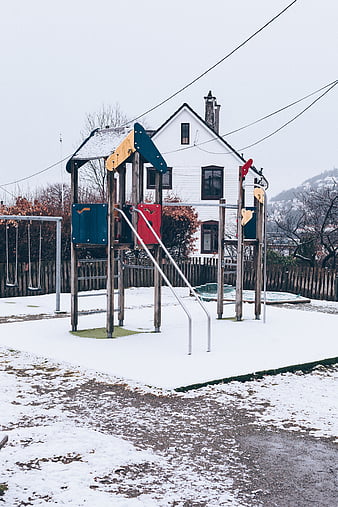 When we played on sculptures. The playground art of Jim Miller-Melberg —  GHOST TOWN