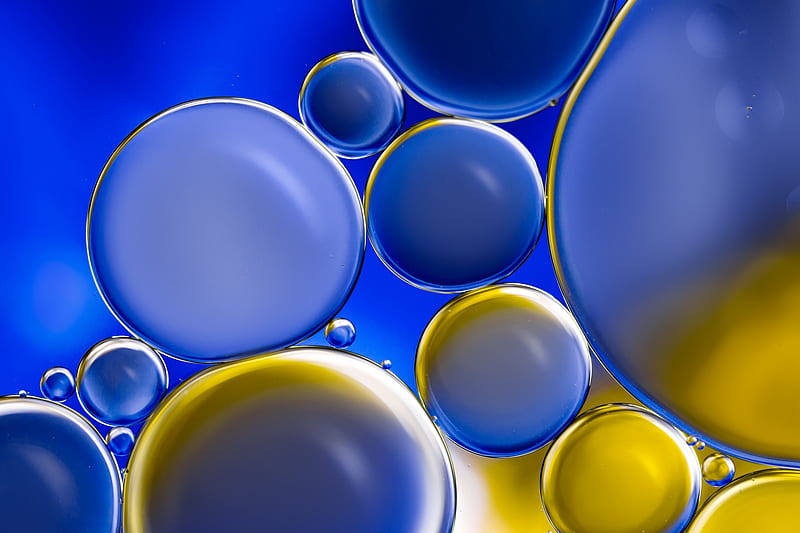 Water drops in oil, glass, oil, water drops, texture, bubbles, yellow, blue, HD wallpaper