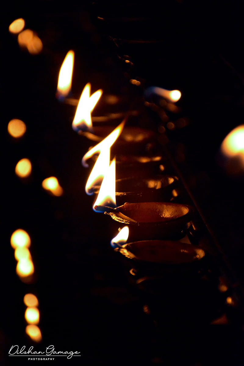 Oil lamps, candle, candles, dark, fire, flame, corazones, hearts , light, night, patience, HD phone wallpaper