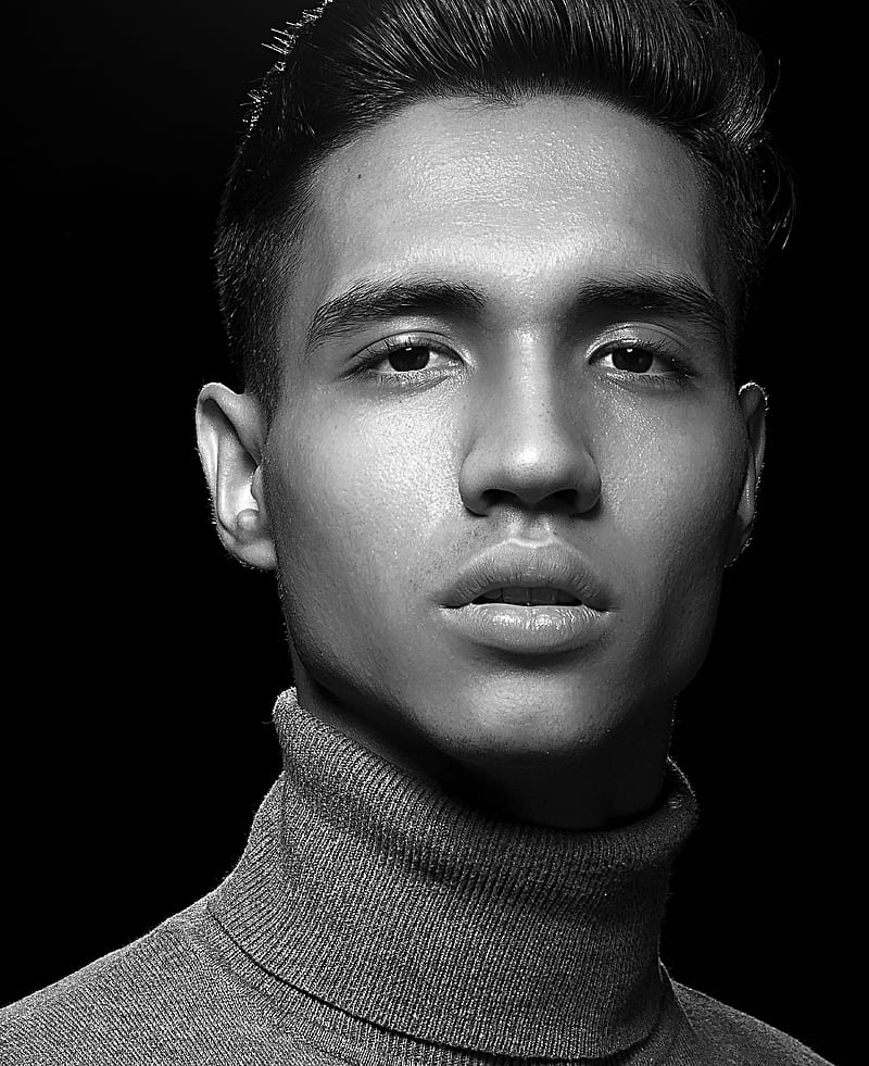 grayscale graphy of man in turtle neck top, HD phone wallpaper