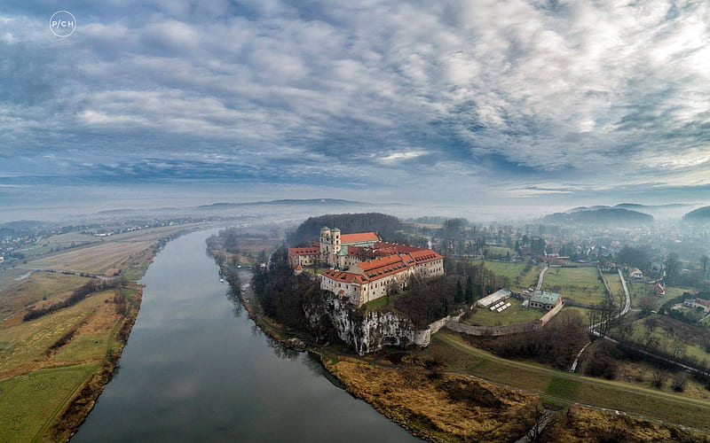 Monastery in Tyniec, Krakow, Poland, Vistula river, Poland, Krakow, clouds, monastery, HD wallpaper