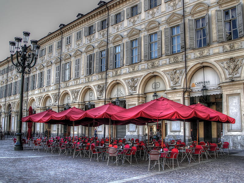 Piazza San Carlo,Torino, architecture, red, pretty, good morning, cafe, lantern, bonito, piazza san carlo, torino, italia, city, chairs, beauty, chair, morning, italy, umbrellas, table, lanterns, lovely, view, buildings, building, windows, restaurant, peaceful, HD wallpaper