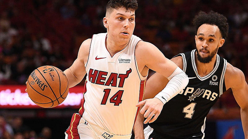Tyler Herro Is Running And Tapping Basketball Wearing White Sports Dress Sports, HD wallpaper