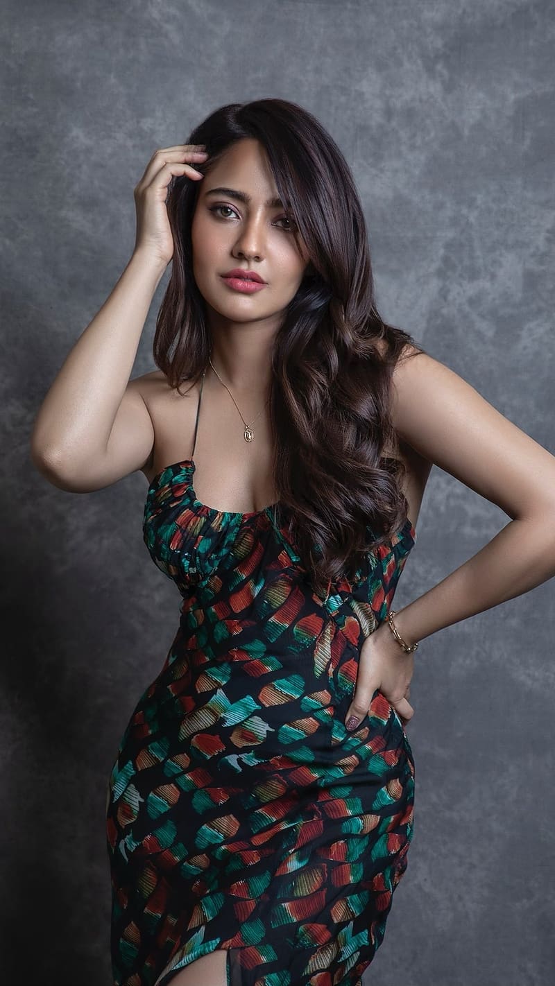 Heroine Ke, Neha Sharma, Grey Background, actress, model, HD phone wallpaper