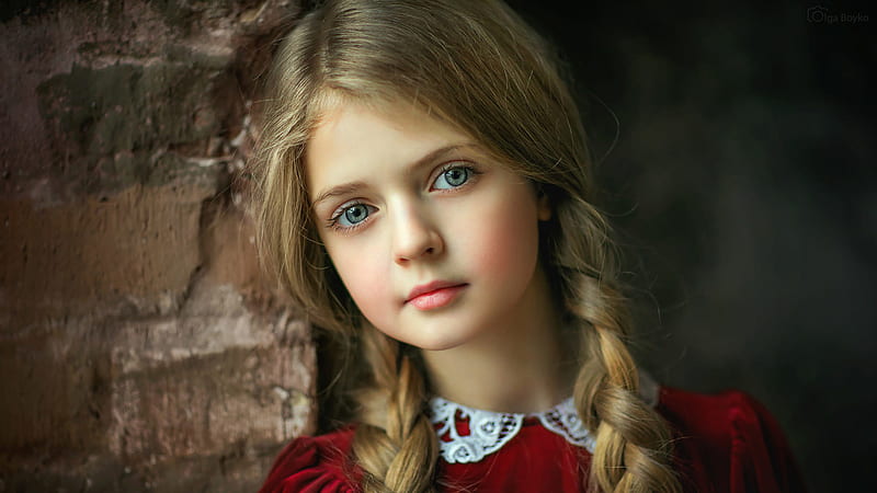 Cute Little Blonde Ash Eyes Girl Is Leaning On Wall Wearing Red Dress Cute, HD wallpaper
