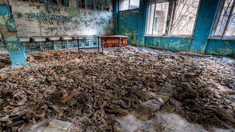 abandoned building in chernobyl r, gas masks, r, room, abandoned, sinks, HD wallpaper