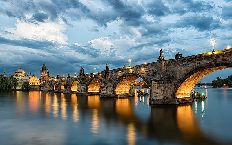 Charles Bridge, Prague, vltava, arcades, river, evening, reflections, clouds, sky, lights, HD wallpaper