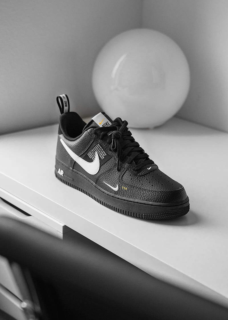 unpaired OFF WHITE X Nike Air Force 1 low-top sneaker, HD phone wallpaper