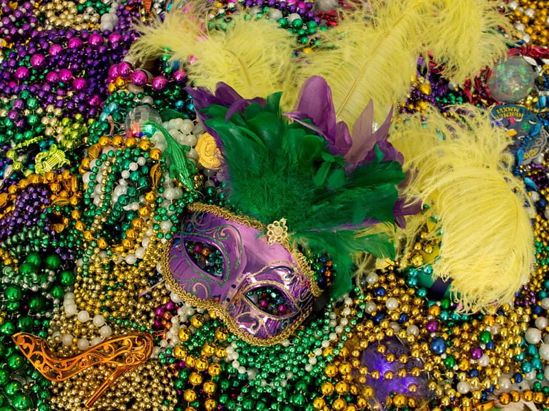 Mardi Gras Mask, beads, bright, feathers, glitter, mardi gras, mask, new orleans, pretty, HD wallpaper