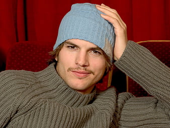 Download Latest HD Wallpapers of  Celebrities Ashton Kutcher