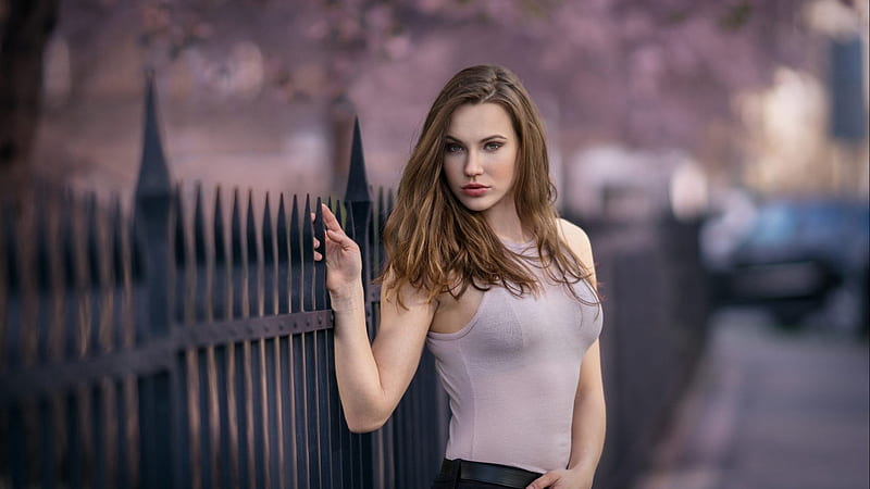 Beautiful Girl Model Is Standing Near Wrought Iron Fence Panel In Blur Bokeh Background Girls, HD wallpaper