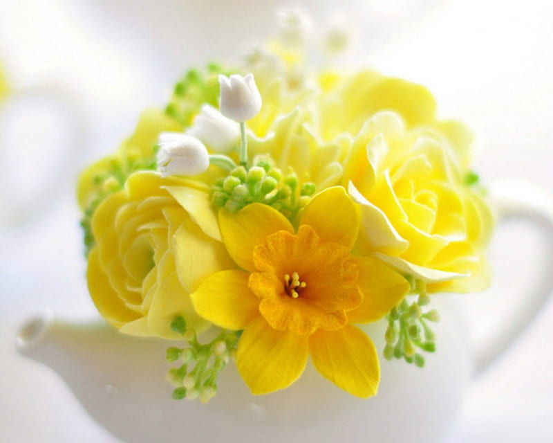 Flowers in a Cup, yellow, flowers, petals, tea pot, HD wallpaper
