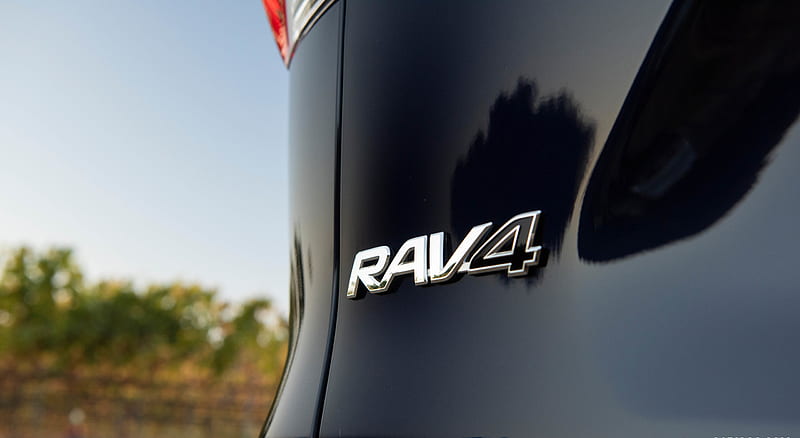 2019 Toyota RAV4 Hybrid XLE (Color: Blueprint) - Badge , car, HD wallpaper