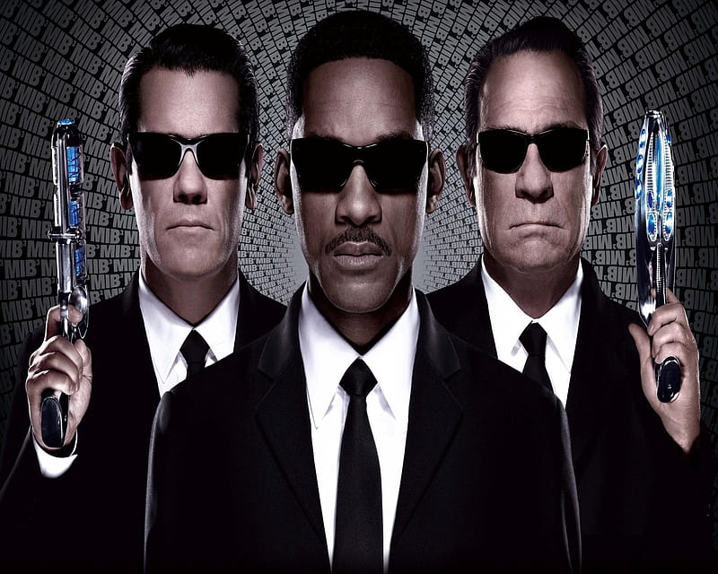 Men in black watch. Люди в черном Близнецы. Люди в черном машина. Уилл Смит люди в черном.