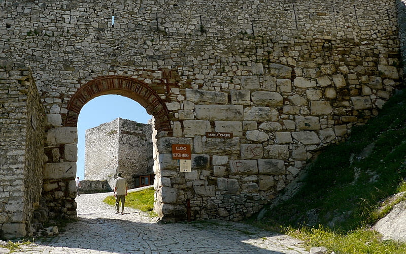 Gate in Berat, Albania, Berat, road, wall, gate, Albania, old, HD wallpaper