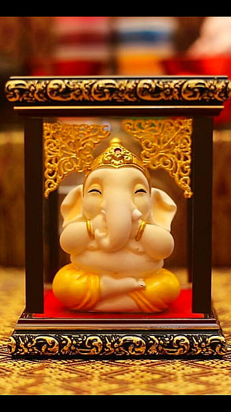 Monica Khanna Instagram – Ganapati Bappa Morya 🙏 Darshan Day 1…. #ganapati  #ganeshchaturthi #ganesh #aarti #bappa #bappamorya #day1 #gratitude  #majhabappa #happiness #gannu #gampu #gannubappa😘 #yellow #yellowfeta |  Gethu Cinema