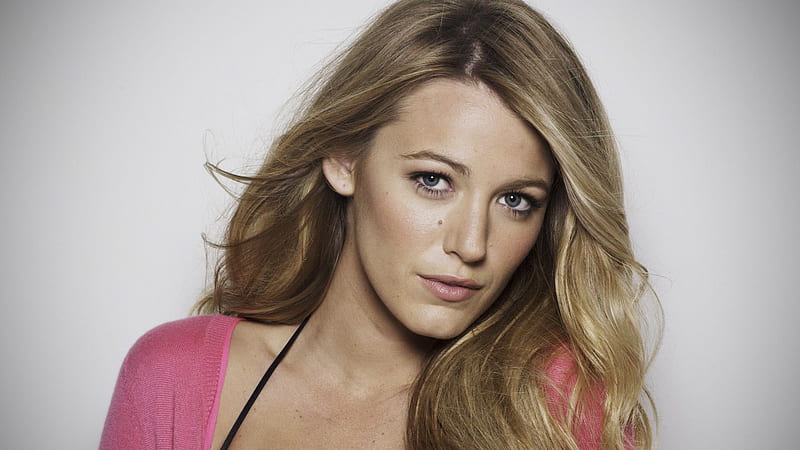 Blake Lively Is Wearing Pink Top With Loose Hair Celebrities, HD wallpaper