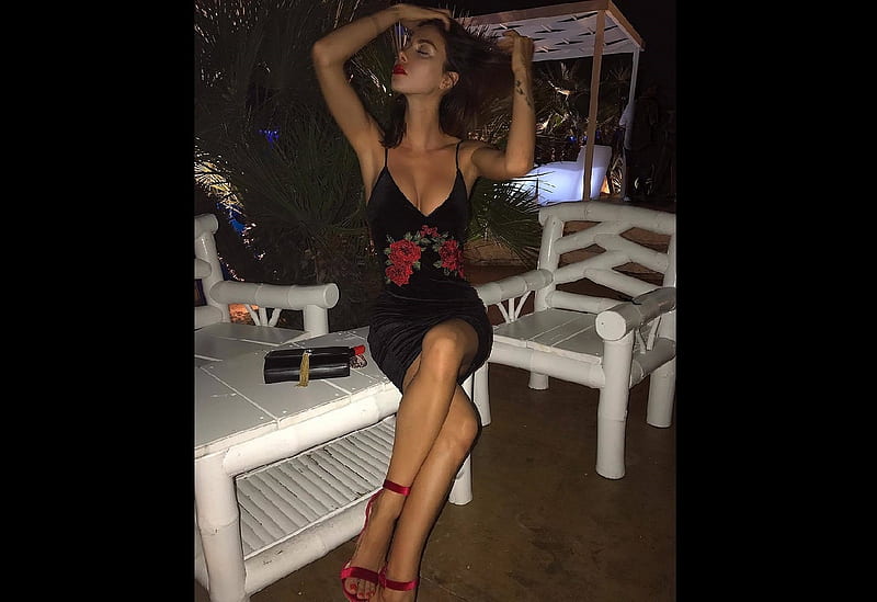 Valentina Fradegrada, black mini dress, brunette, red sandals, rose print, white chairs, HD wallpaper