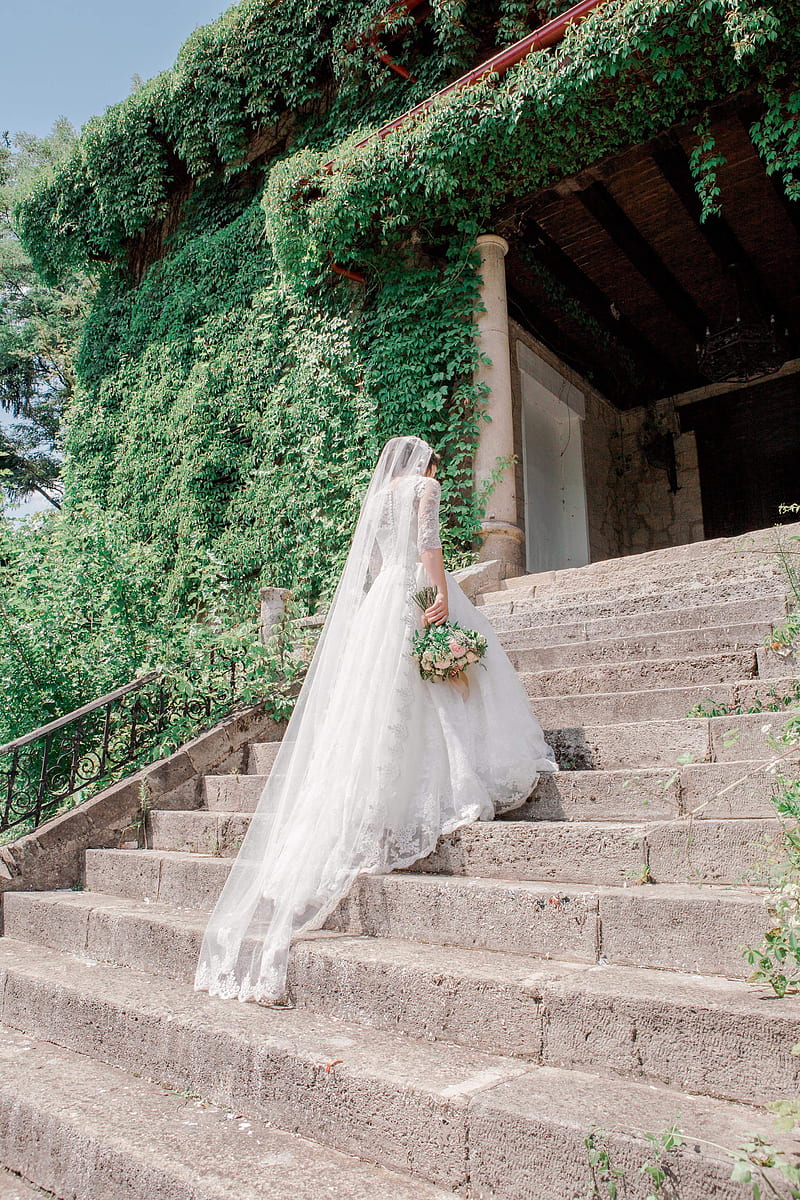 bride walking on stairway near garden, HD phone wallpaper