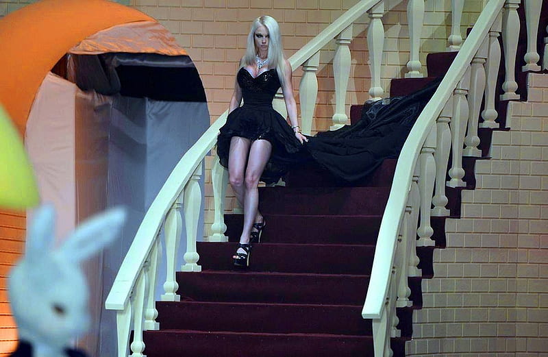 Valeria Lukyanova, staircase, white bannisters, deep red carpet, black dress, blonde, walking, heels, jewelry, HD wallpaper