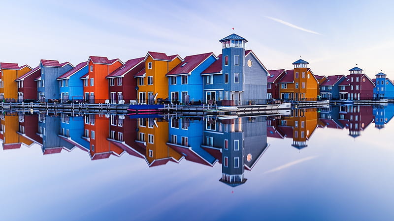 Waterfront houses at the Reitdiephaven,Netherlands, houses, nature, sky, reflection, blue, lake, HD wallpaper