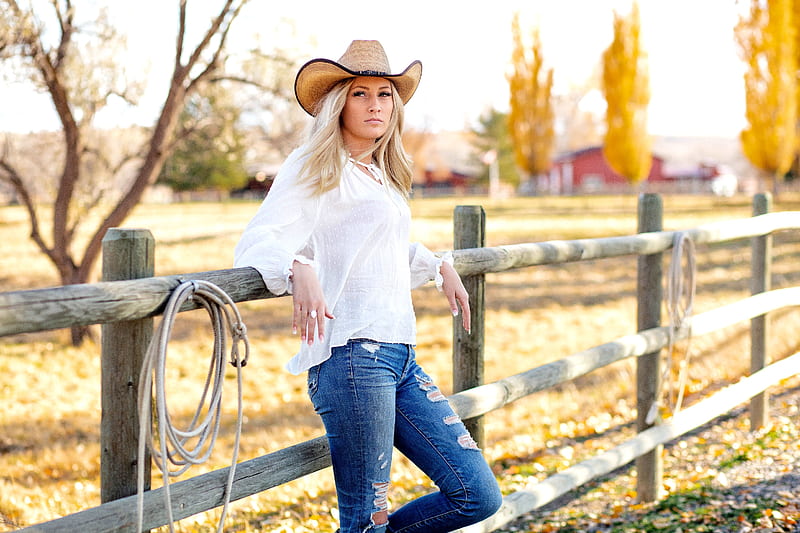 The Good View. ., fence, hats, cowgirl, ranch, women, outdoors, style, western, blondes, HD wallpaper