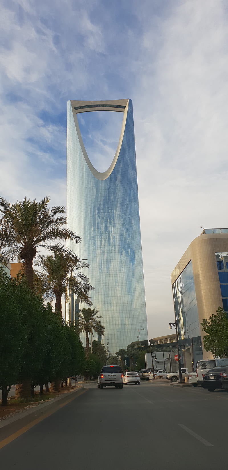 Kingdom tower, riyadh, saudi arabia, HD phone wallpaper | Peakpx