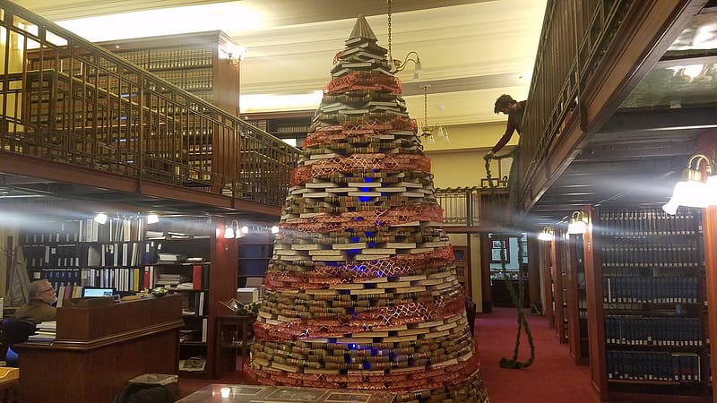 This Christmas Tree Made Of Books At The Kentucky Capitol Law Library. R Mildlyinteresting, HD wallpaper